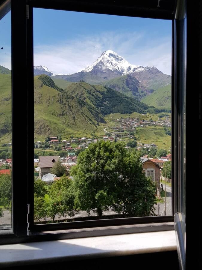 Отель Hilltop Kazbegi Степанцминда-19